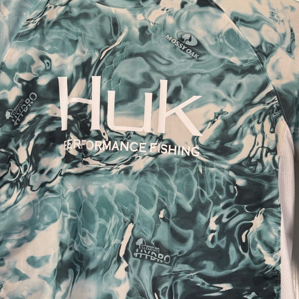 Huk Performance Fishing long-sleeve shirt Mossy Oak camouflage pattern Small